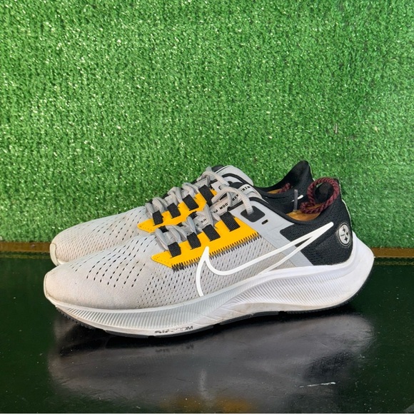 Nike Air Zoom Pegasus Pittsburgh Steelers Grey Gold DJ0852-001 Kids Size 5.5Y - Picture 1 of 5